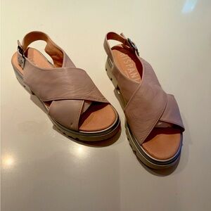 Elegant Women's Sandals in Soft Pink fabulous summer shoes